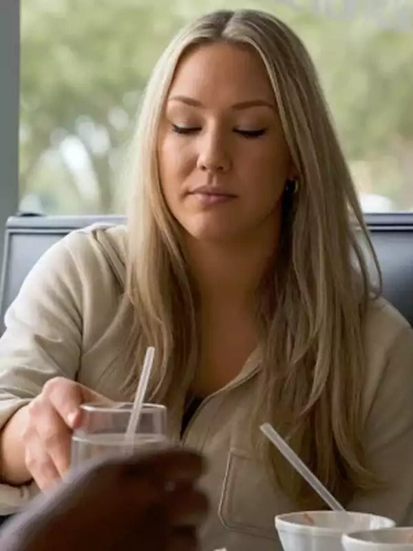 Americans Fashion America’s Sweethearts S01 Megan Beige Hoodie