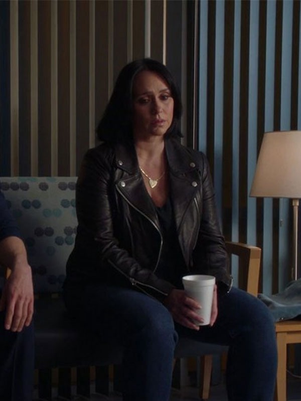 Americans Fashion 9-1-2001 Jennifer Love Hewitt Black Jacket