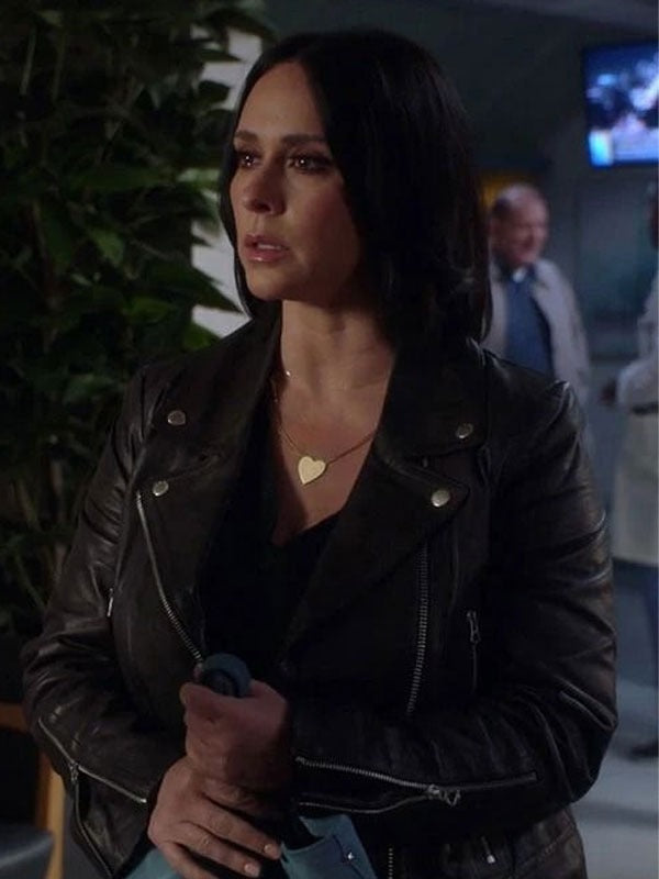 Americans Fashion 9-1-2001 Jennifer Love Hewitt Black Jacket