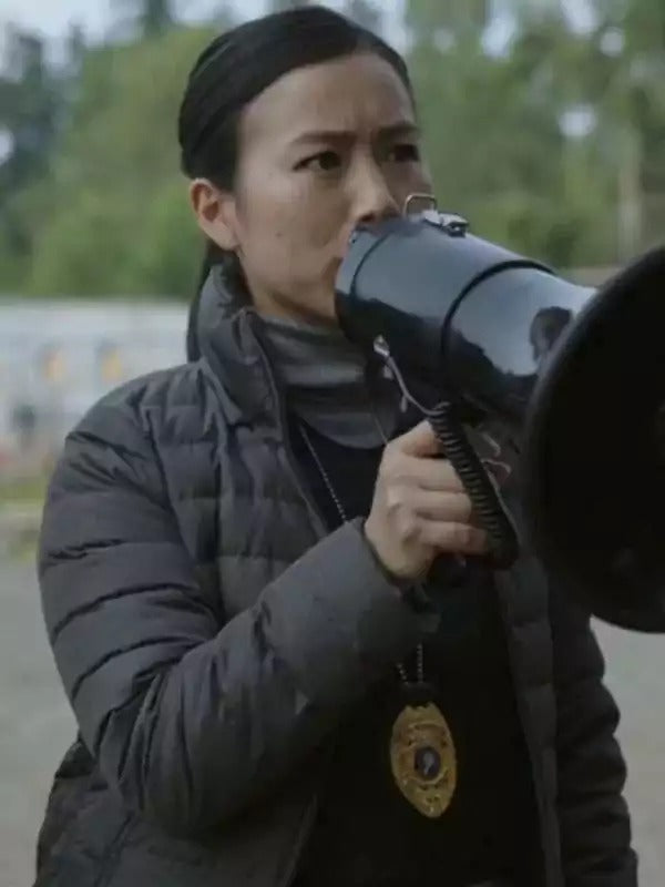 Americans Fashion Peacemaker Annie Chang Grey Puffer Coat