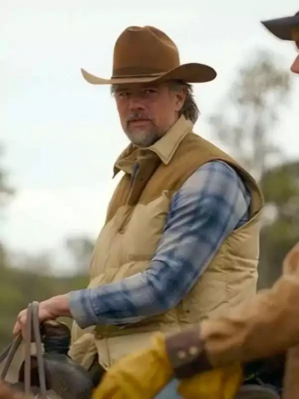 Americans Fashion Ransom Canyon S01 Josh Duhamel Beige Puffer Vest