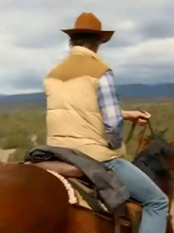 Americans Fashion Ransom Canyon S01 Josh Duhamel Beige Puffer Vest