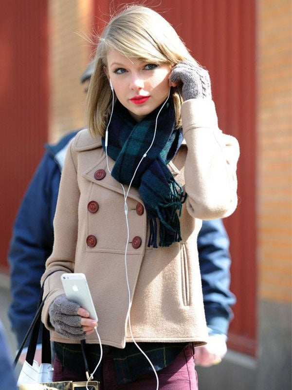 Americans Fashion In New York City Taylor Swift Beige Coat